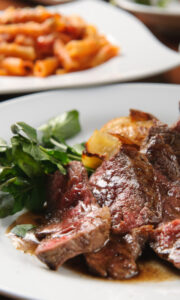 牛リブロースのステーキ